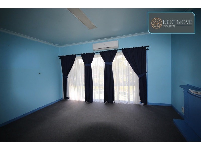 8 Moorhouse St, Willagee WA 6156