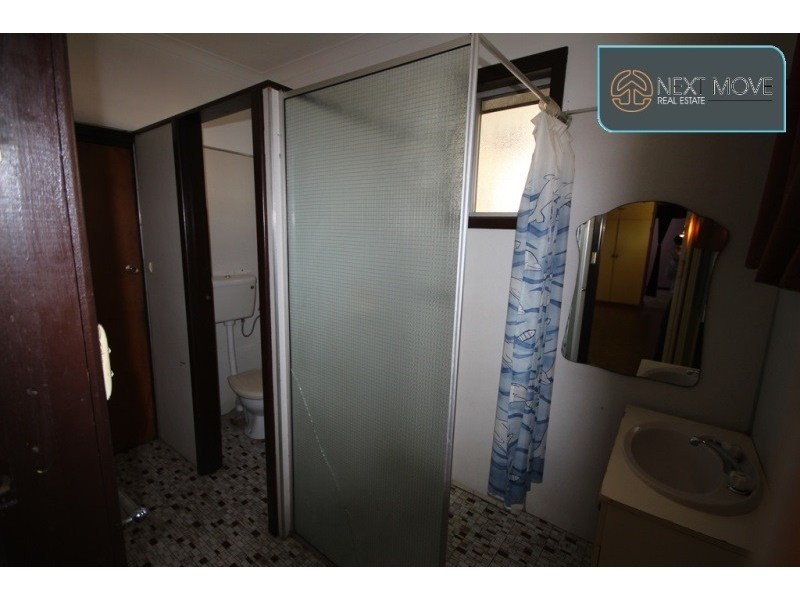 8 Moorhouse St, Willagee WA 6156