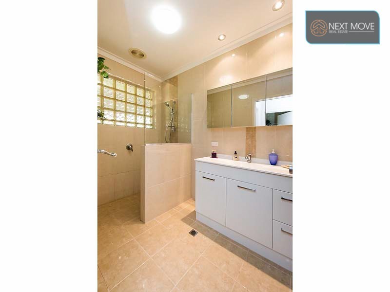 25 Wheyland St, Willagee WA 6156