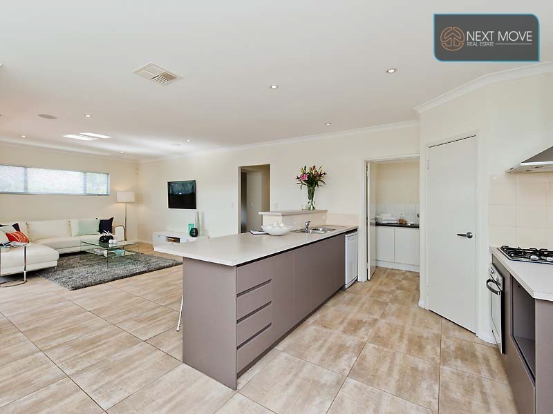 7b Potts St, Melville WA 6156