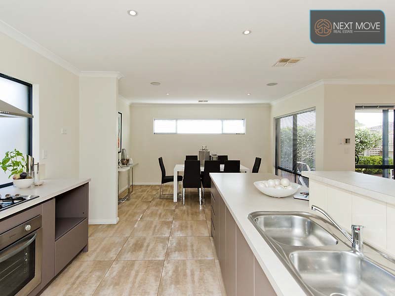 7b Potts St, Melville WA 6156