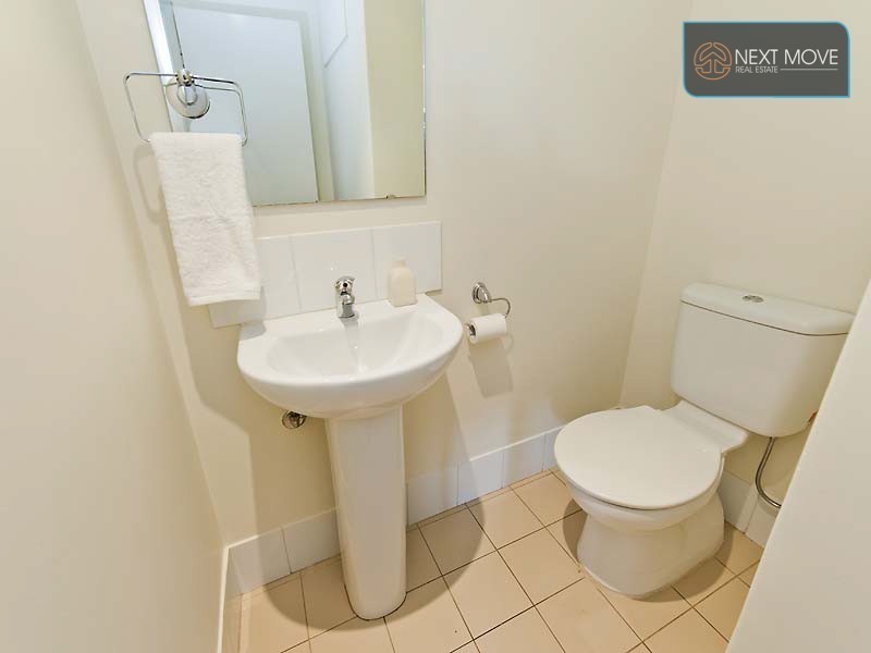 7b Potts St, Melville WA 6156