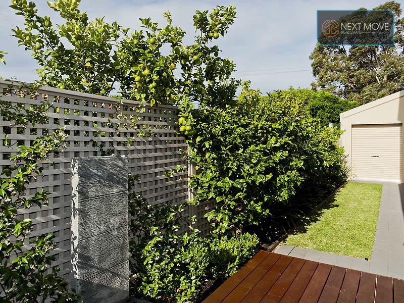 7b Potts St, Melville WA 6156