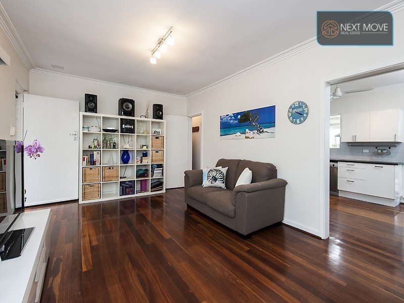 18 Radney St, Willagee WA 6156