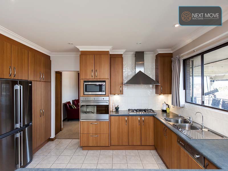298 Hamilton Rd, Spearwood WA 6163