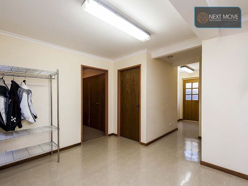298 Hamilton Rd, Spearwood WA 6163