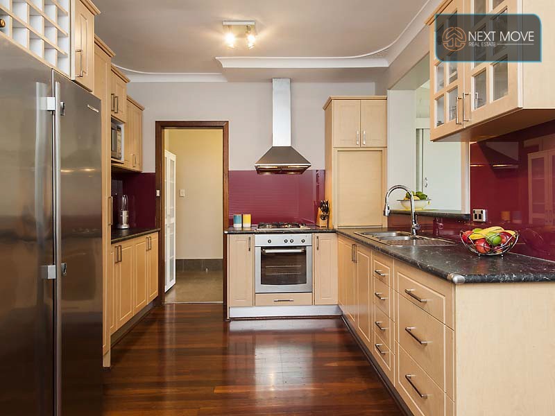 9 Moorhouse St, Willagee WA 6156