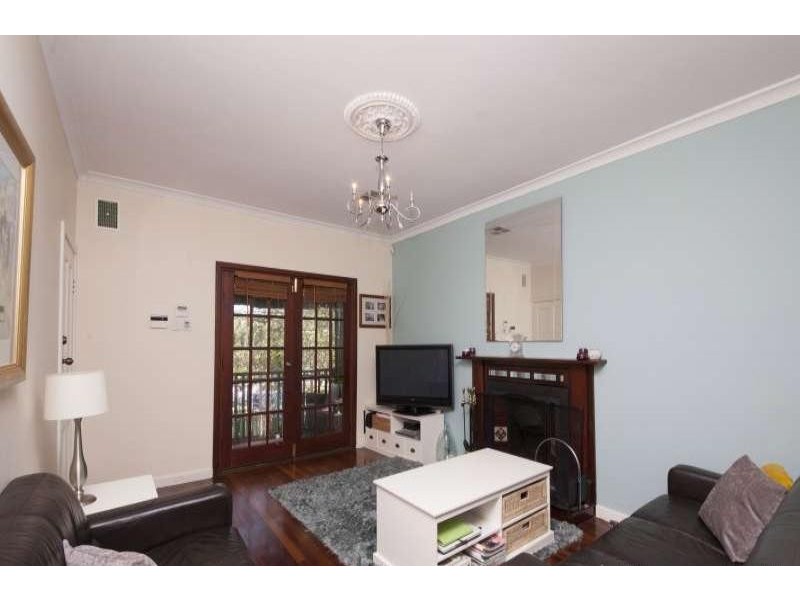 5 Bartlett St, Willagee WA 6156