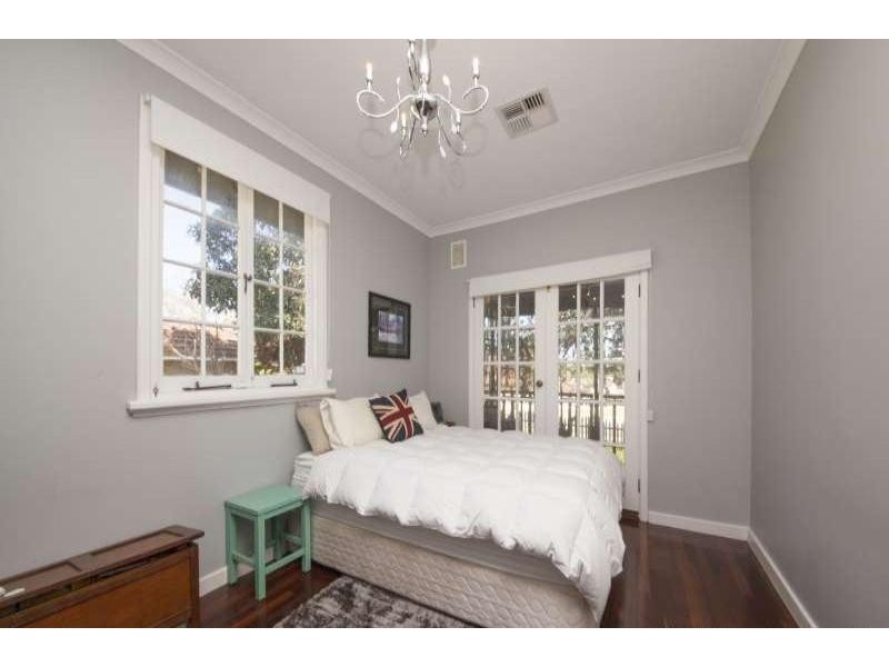 5 Bartlett St, Willagee WA 6156