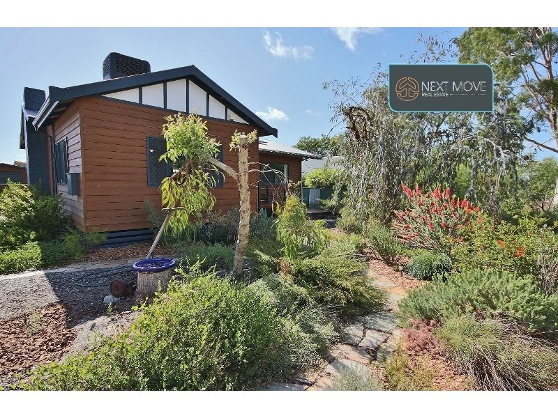 8 Dunford St, Willagee WA 6156