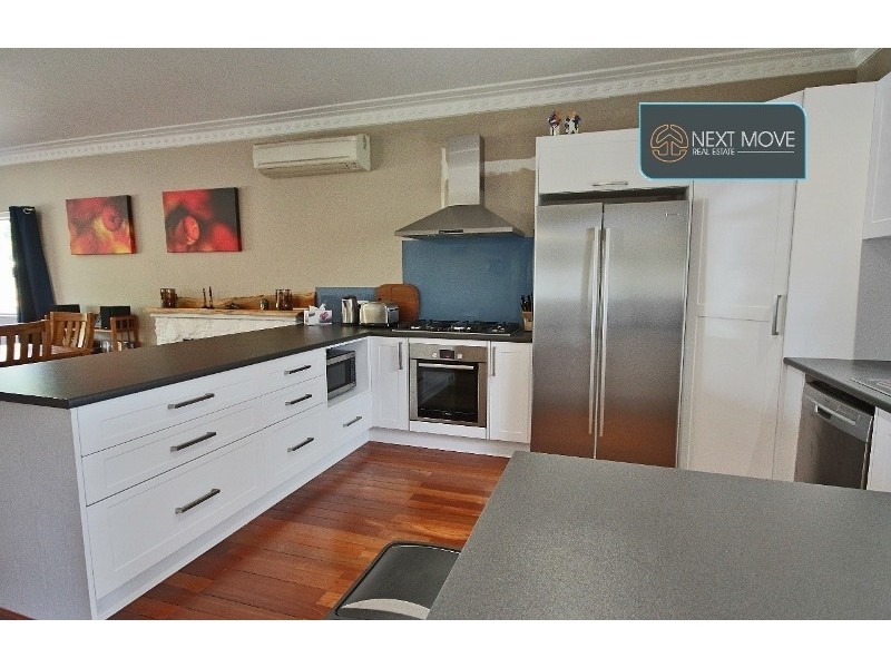 8 Dunford St, Willagee WA 6156