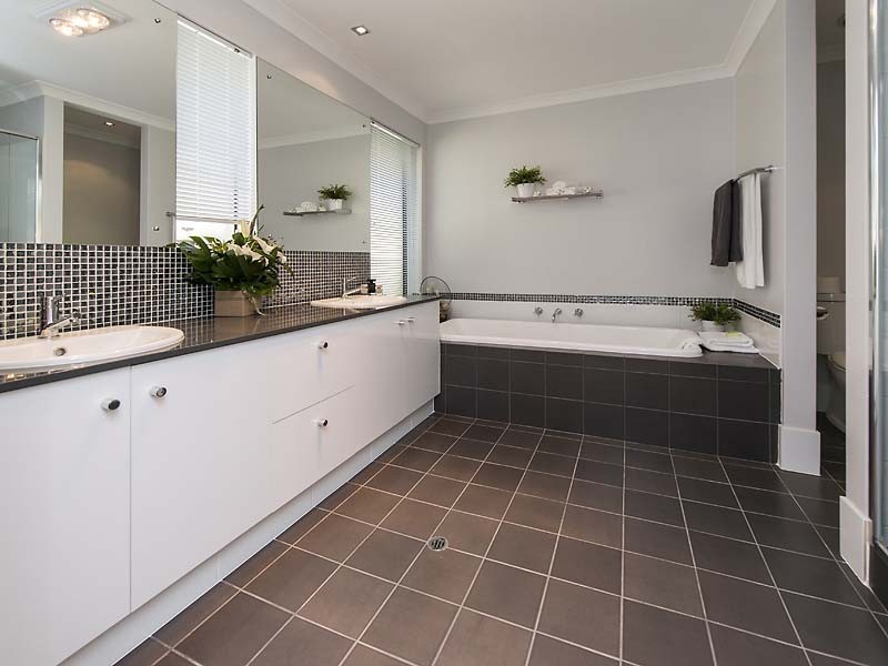 135 Clontarf Road, Hamilton Hill WA 6163