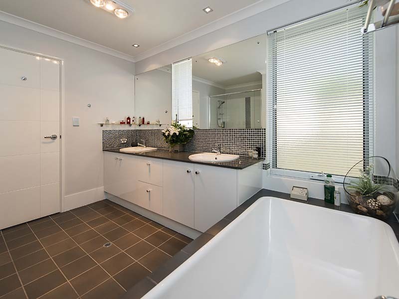 135 Clontarf Road, Hamilton Hill WA 6163