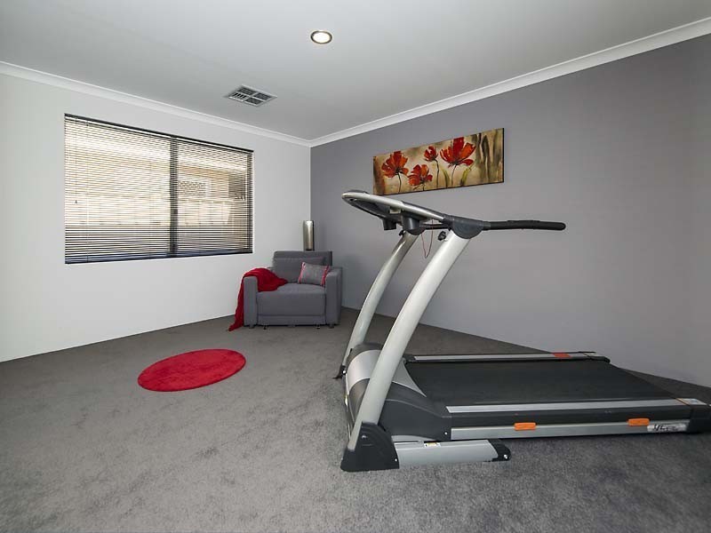 135 Clontarf Road, Hamilton Hill WA 6163