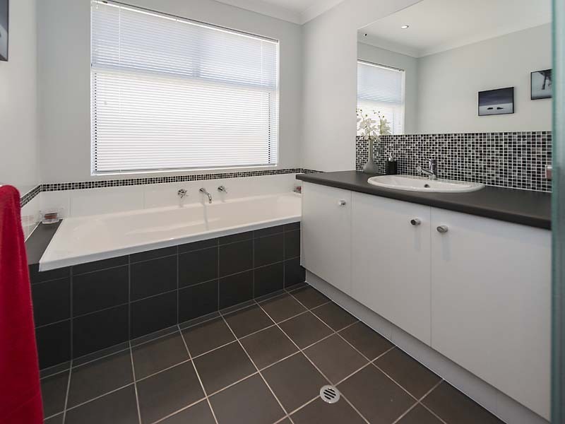 135 Clontarf Road, Hamilton Hill WA 6163