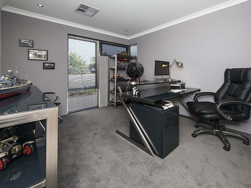 135 Clontarf Road, Hamilton Hill WA 6163