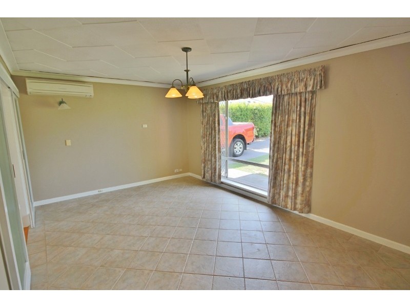 6 Stainer St, Willagee WA 6156