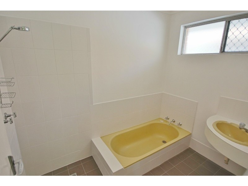 6 Stainer St, Willagee WA 6156