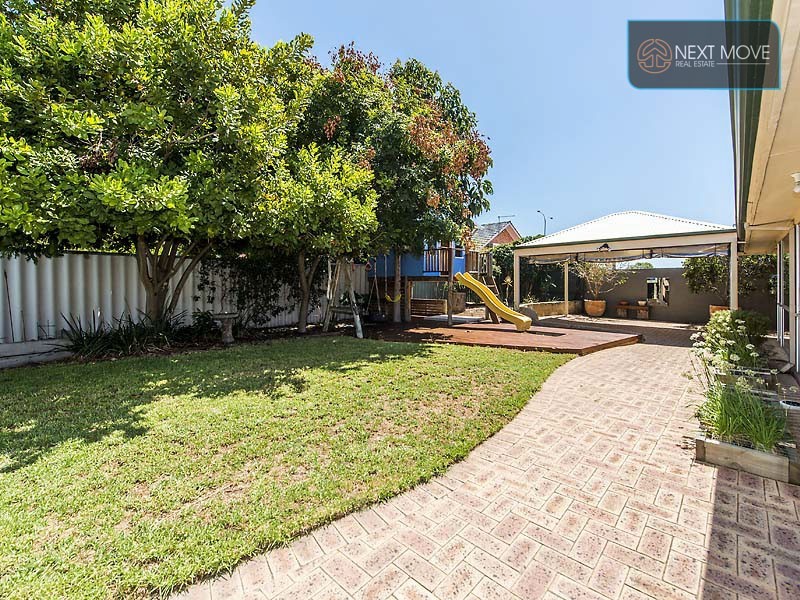 4 Worley St, Willagee WA 6156