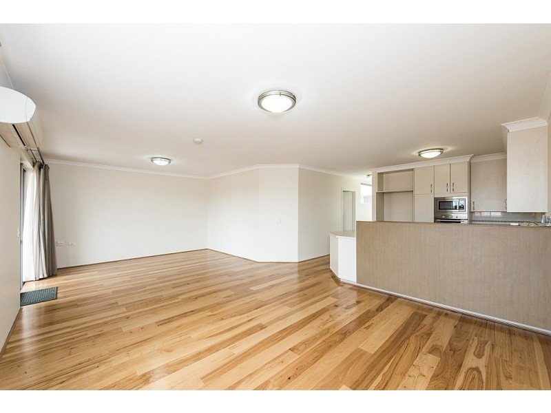 87/84 Foley Village, Collick St, Hilton WA 6163