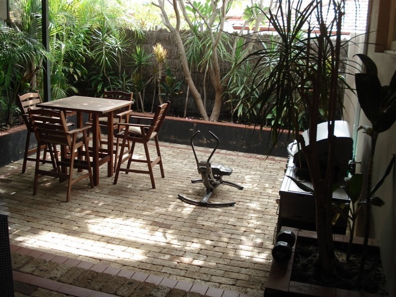 1/167 Moreing Rd, Attadale WA 6156