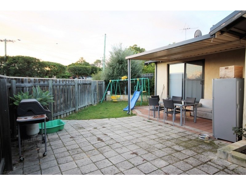7b Bassett St, Willagee WA 6156