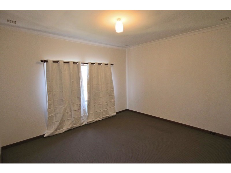 92 Arkwell Street, Willagee WA 6156