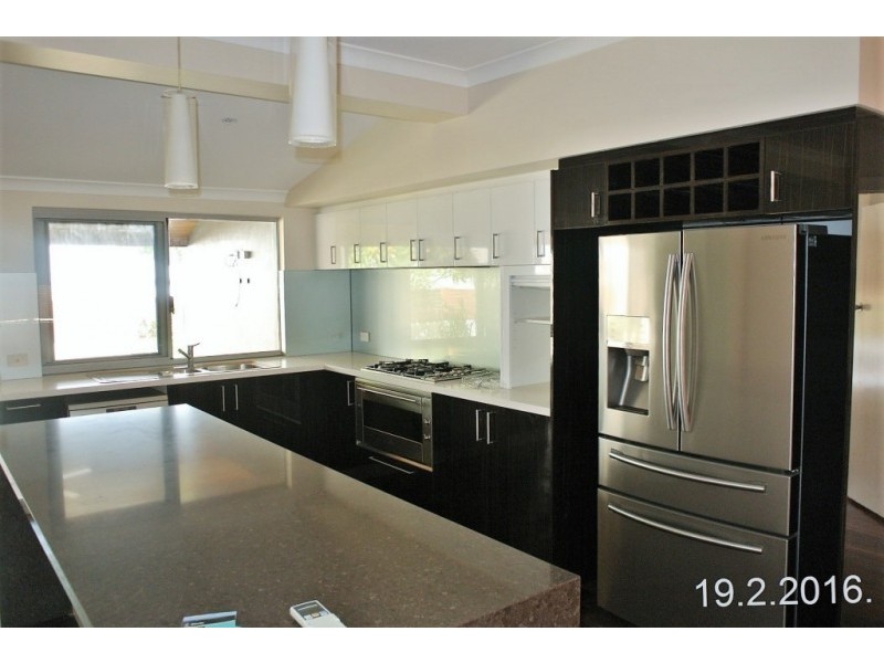 23B Coleman Crst, Melville WA 6156