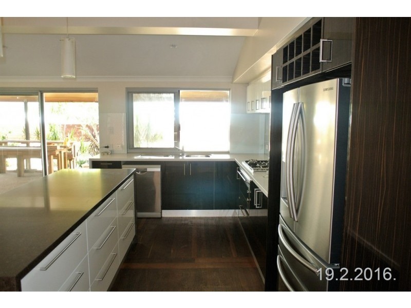 23B Coleman Crst, Melville WA 6156