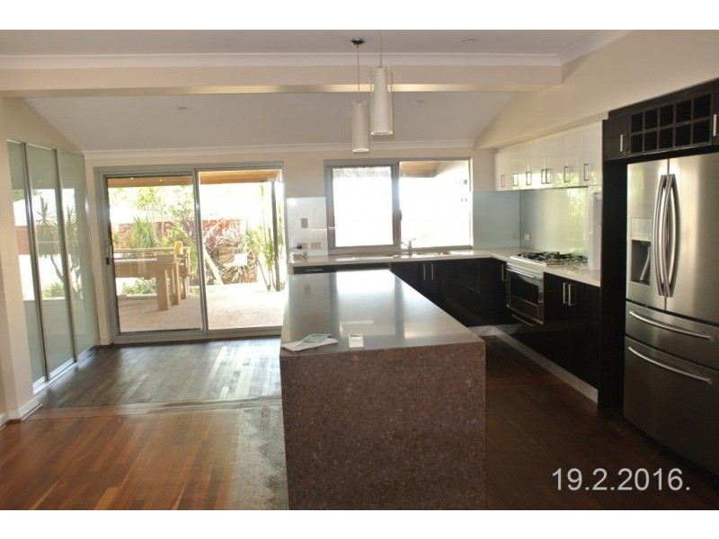23B Coleman Crst, Melville WA 6156