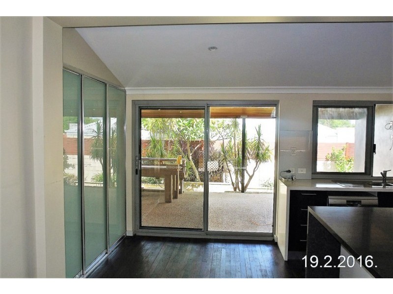 23B Coleman Crst, Melville WA 6156