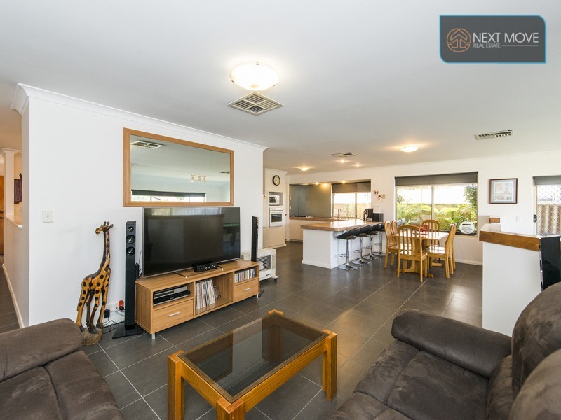 4 Songlark Place, Huntingdale WA 6110