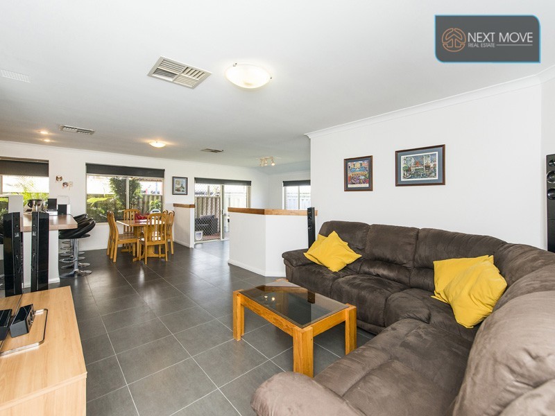 4 Songlark Place, Huntingdale WA 6110