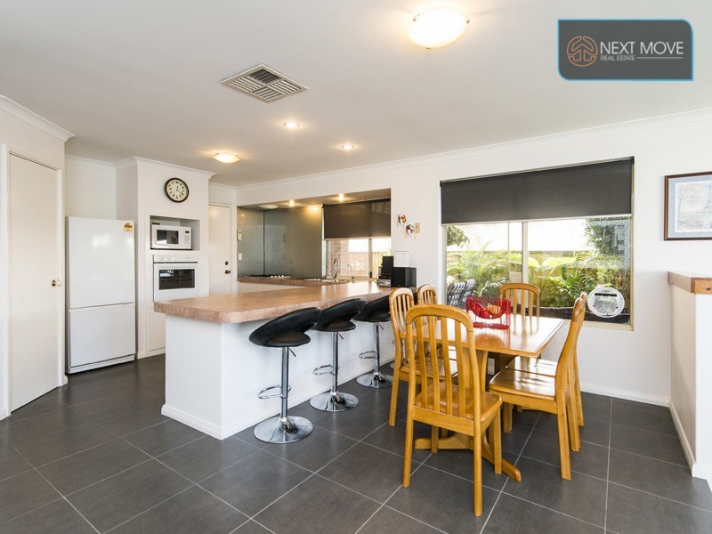 4 Songlark Place, Huntingdale WA 6110