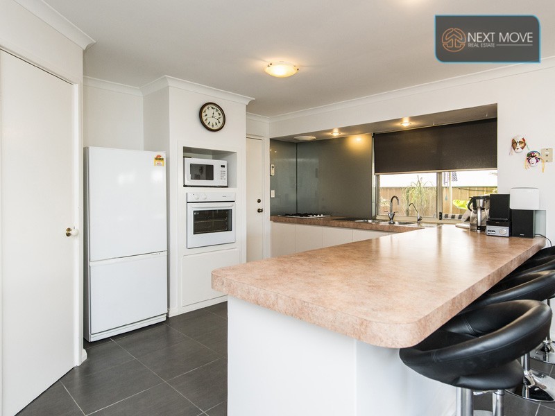 4 Songlark Place, Huntingdale WA 6110