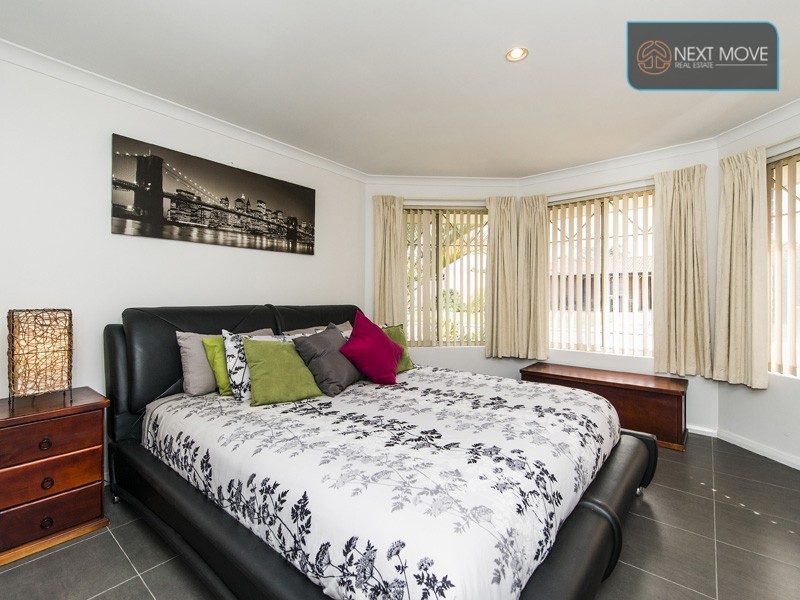 4 Songlark Place, Huntingdale WA 6110