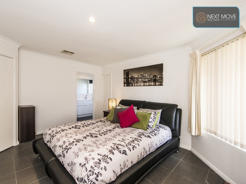 4 Songlark Place, Huntingdale WA 6110