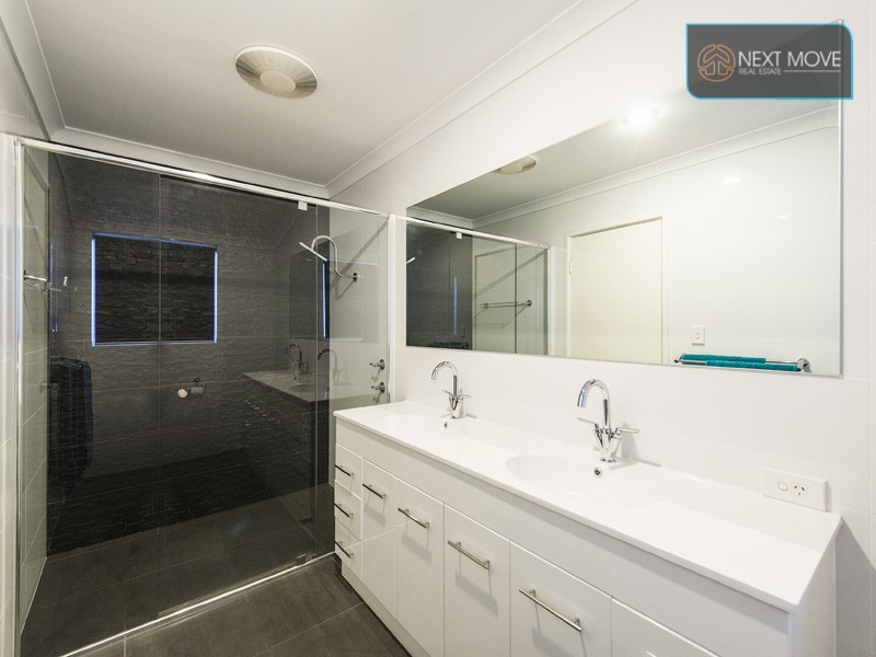 4 Songlark Place, Huntingdale WA 6110