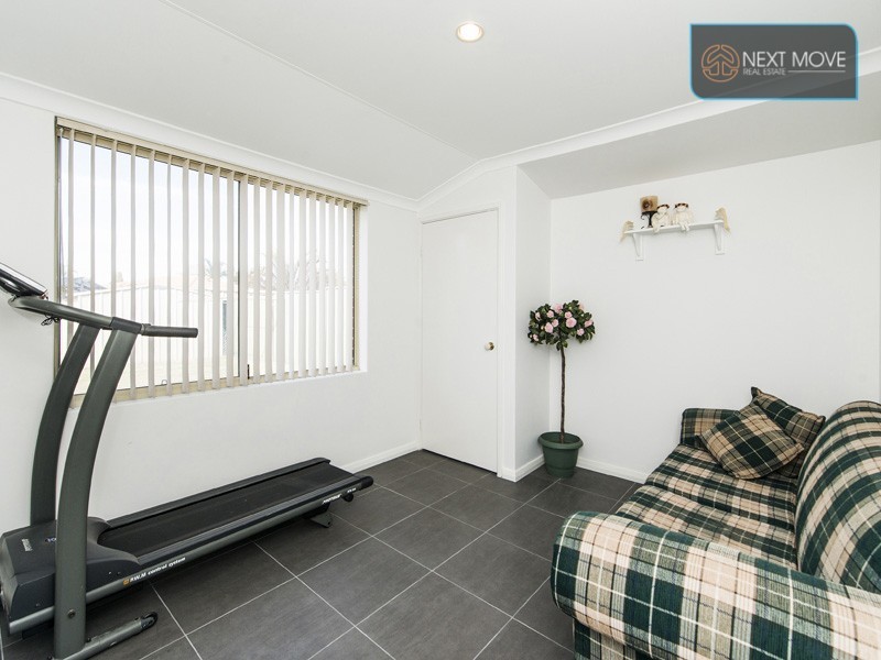 4 Songlark Place, Huntingdale WA 6110