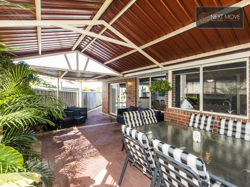 4 Songlark Place, Huntingdale WA 6110