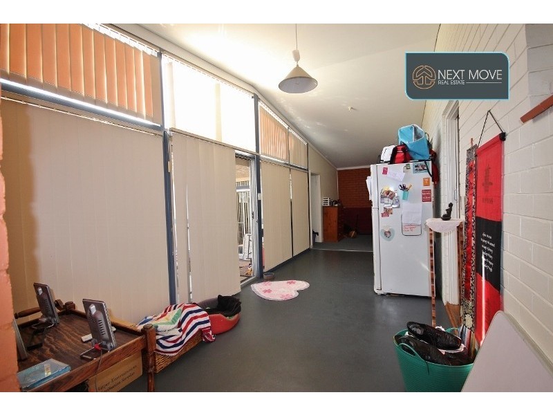 16 Caple St, Willagee WA 6156