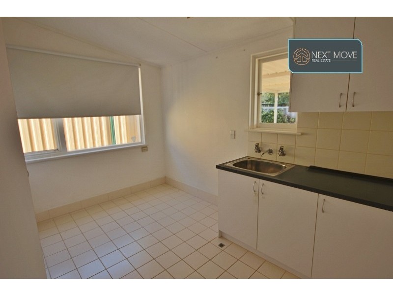 8 Jackman St, Willagee WA 6156