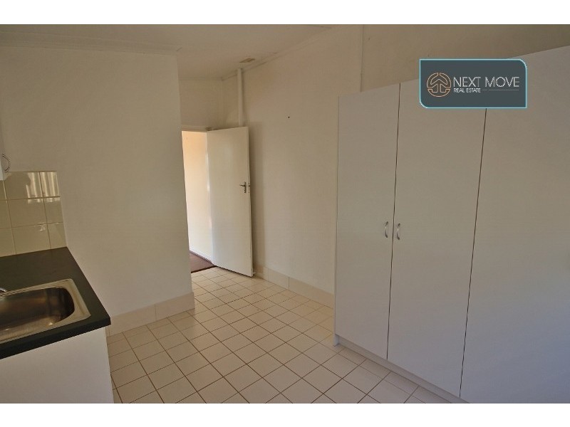 8 Jackman St, Willagee WA 6156