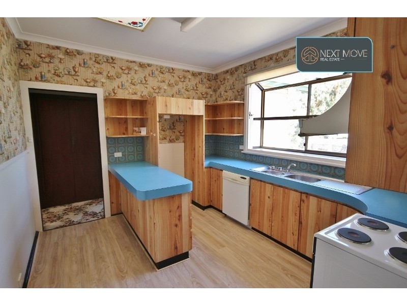31 Worley St, Willagee WA 6156