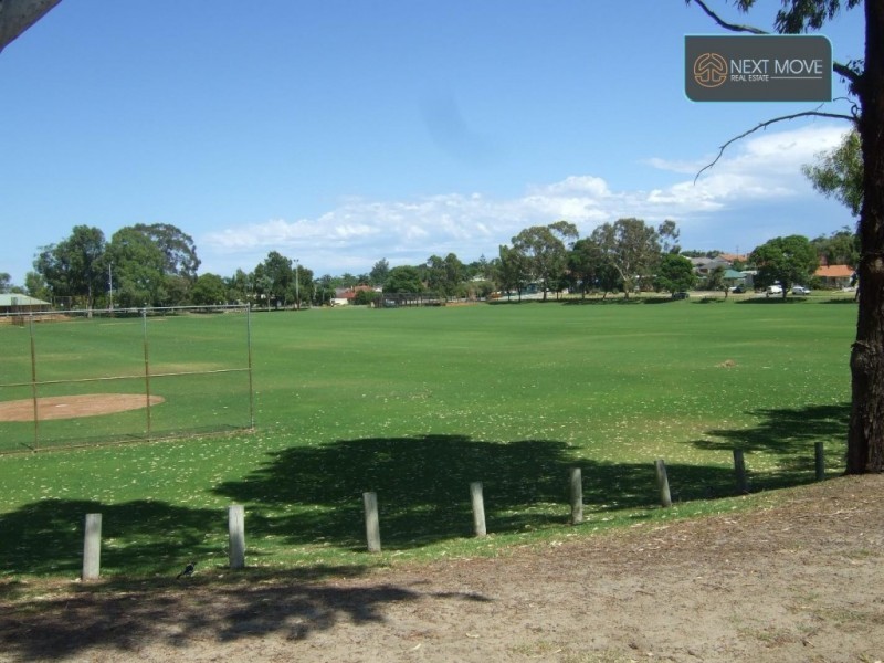 31 Worley St, Willagee WA 6156