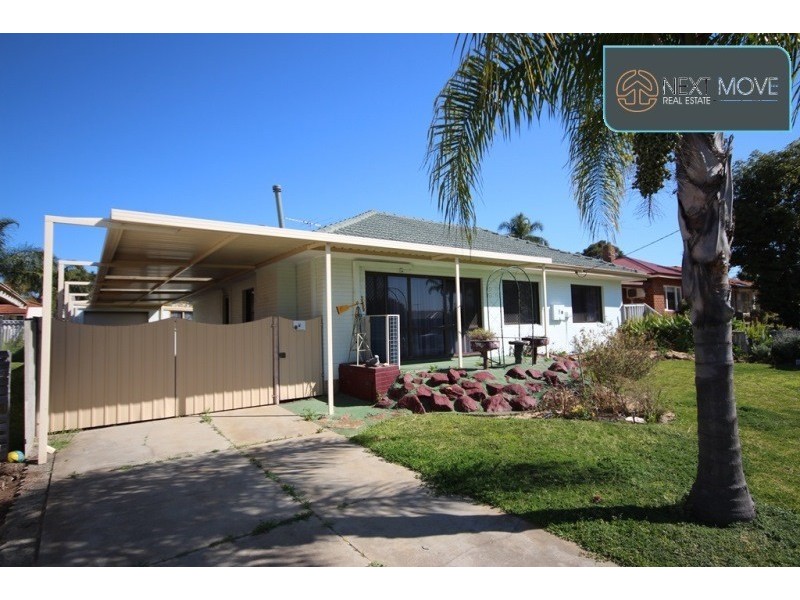 8 Moorhouse Street, Willagee WA 6156