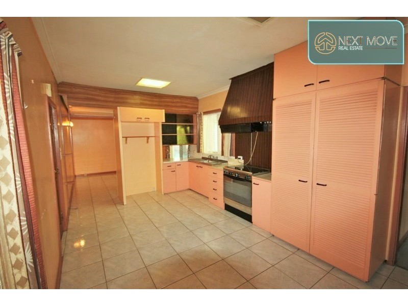 8 Moorhouse Street, Willagee WA 6156