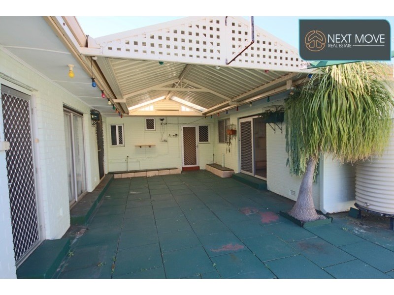 8 Moorhouse Street, Willagee WA 6156