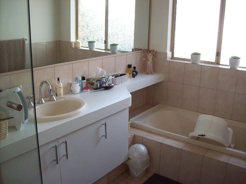 3 Saw Ct, Booragoon WA 6154