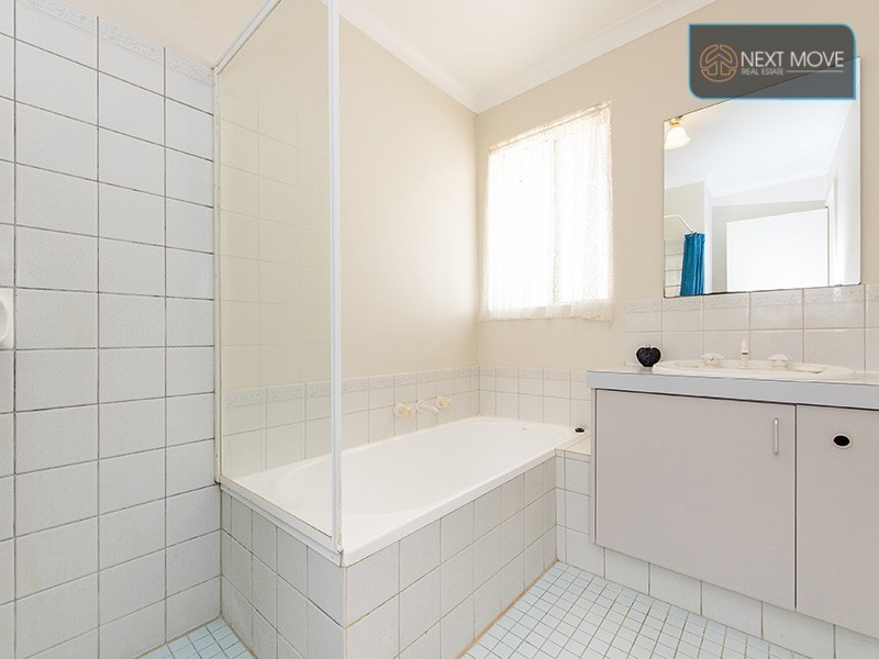 5 Songlark Place, Huntingdale WA 6110